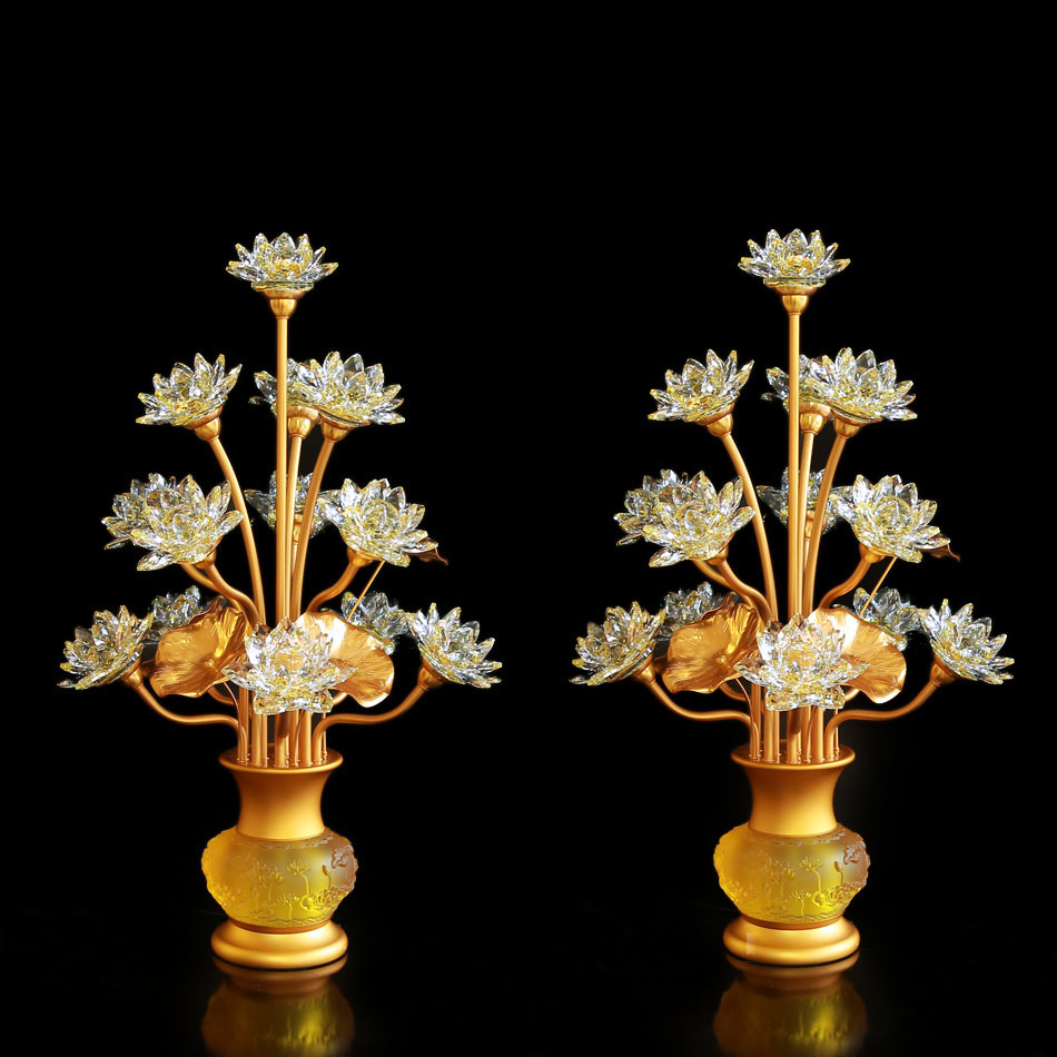 Bài trí đèn thờ hoa sen đúng cách giúp không gian thờ tự thêm phần trang nghiêm, viên mãn.