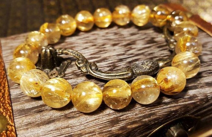 Vòng Tay Phong Thủy: 5 Nguyên Tắc Chọn Vòng Hợp Mệnh Hút Tài Lộc