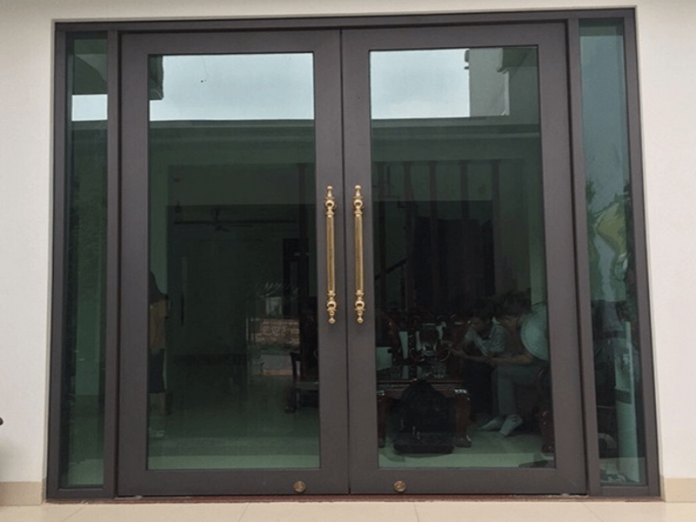 Báo Giá Cửa Kính Cường Lực 2025: Chi Tiết Và Cách Tính Đầy Đủ