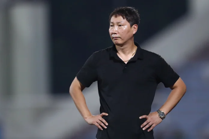 kim-sang-sik Kim Sang-sik: Bước Ngoặt Mới Của Bóng Đá Việt Nam Với Tân Huấn Luyện Viên Trưởng