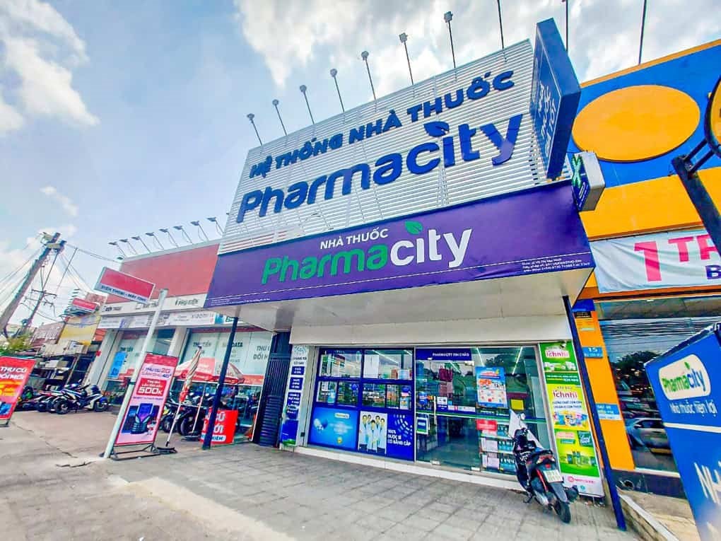 Nhà thuốc Pharmacity - Không gian cửa hàng và vị trí thuận tiện Nhà thuốc Pharmacity - Không gian cửa hàng và vị trí thuận tiện